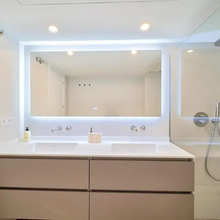 Sea Beachfront Apartment Marbella